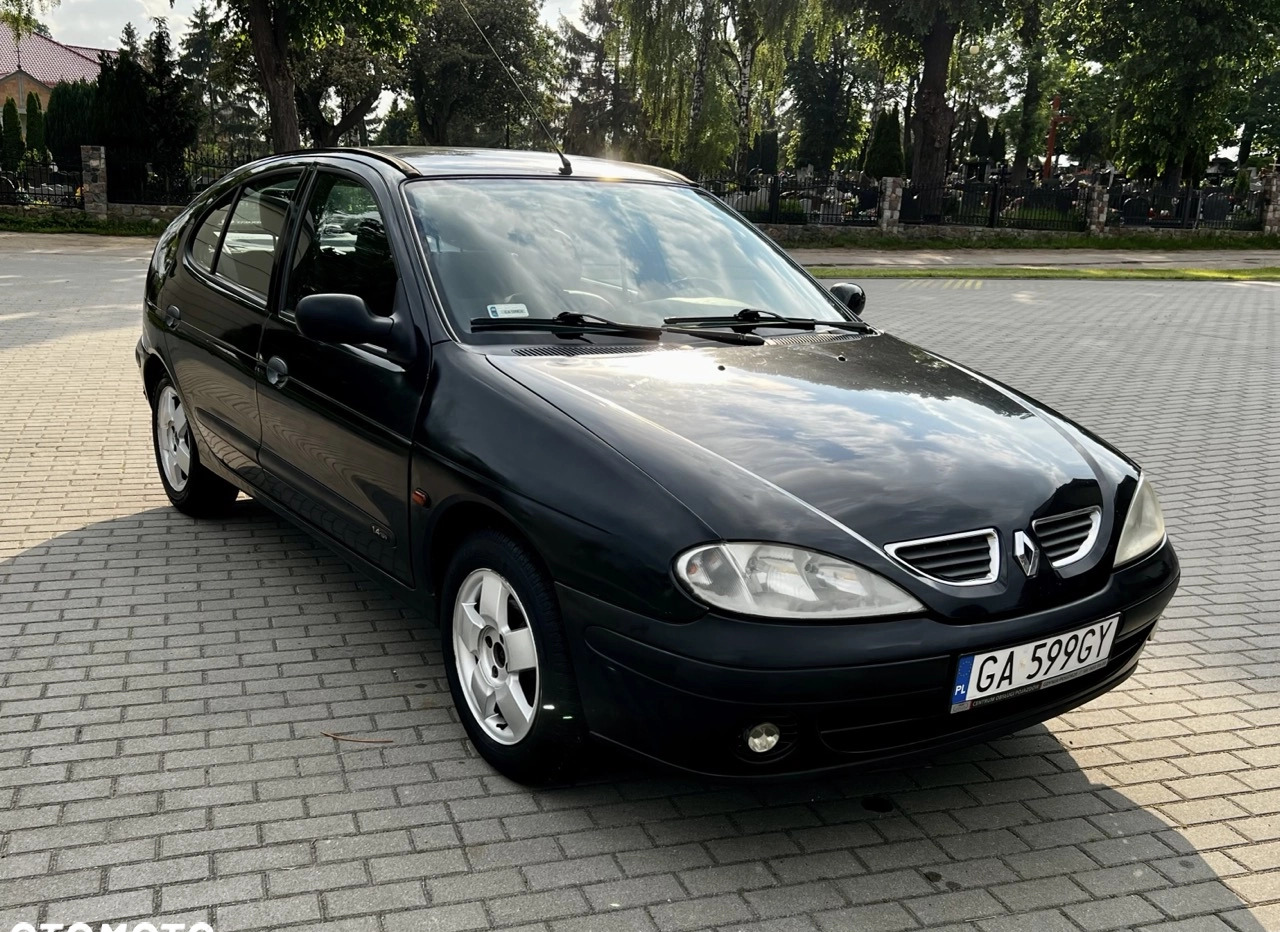 Volvo V40 cena 79000 przebieg: 64000, rok produkcji 2018 z Kłodawa małe 211